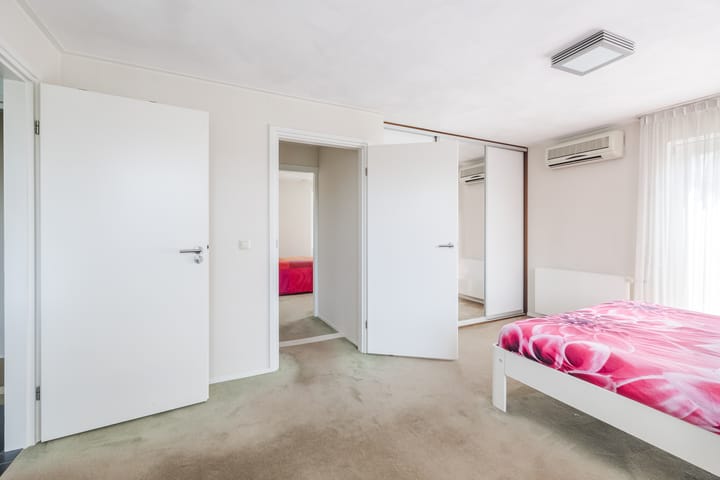 Foto 30 van van Limburg Stirumstraat 62