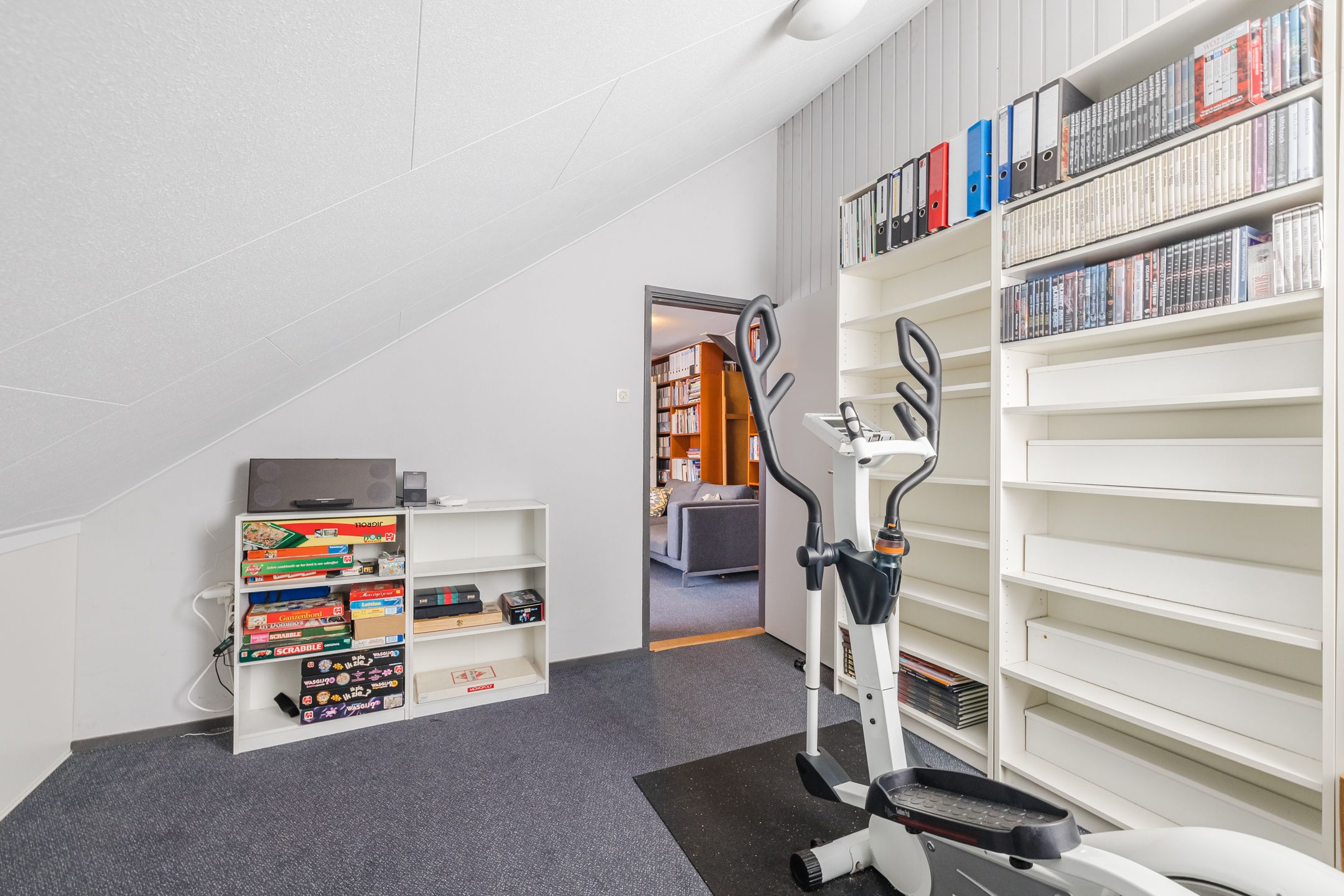 Foto 48 van van Limburg Stirumstraat 62