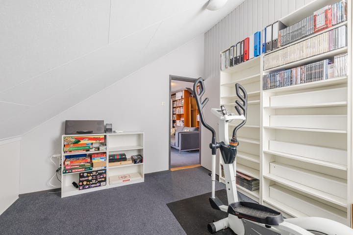 Foto 48 van van Limburg Stirumstraat 62