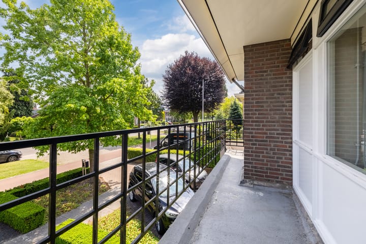 Foto 56 van van Limburg Stirumstraat 62