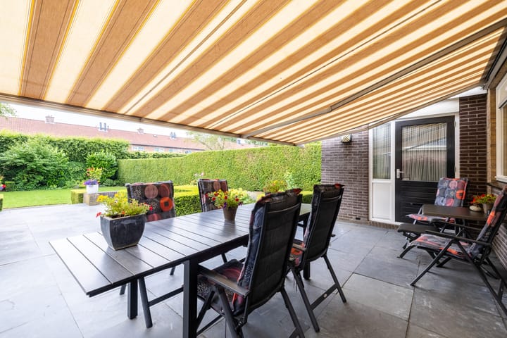 Foto 62 van van Limburg Stirumstraat 62