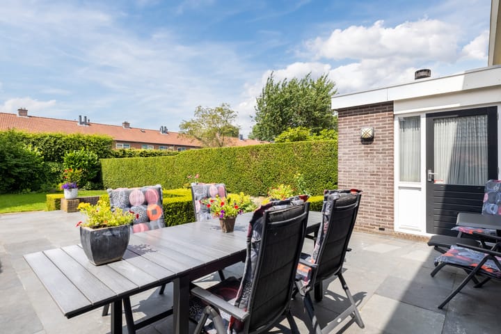 Foto 63 van van Limburg Stirumstraat 62