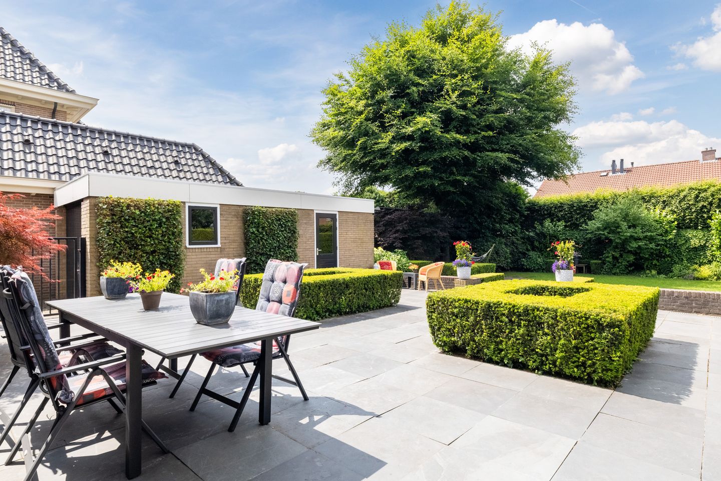 Foto 64 van van Limburg Stirumstraat 62