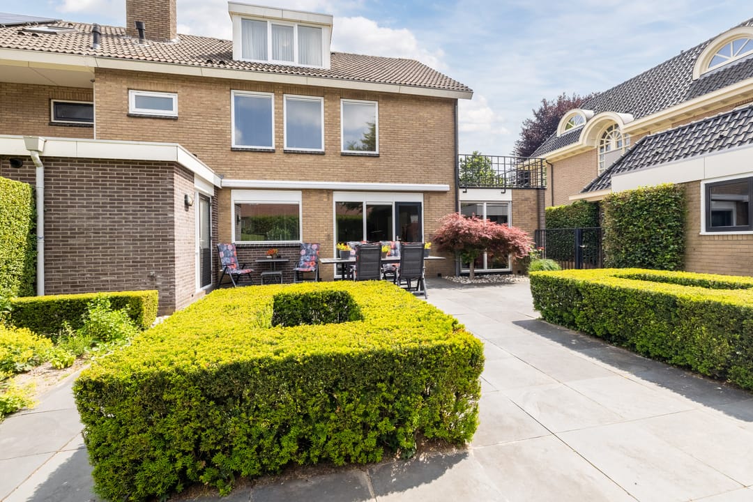 Foto 68 van van Limburg Stirumstraat 62