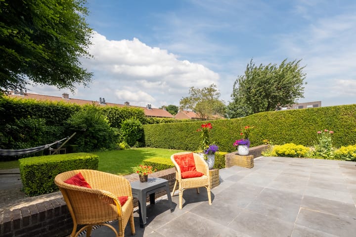 Foto 69 van van Limburg Stirumstraat 62