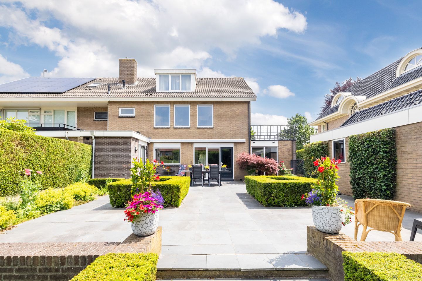 Foto 70 van van Limburg Stirumstraat 62