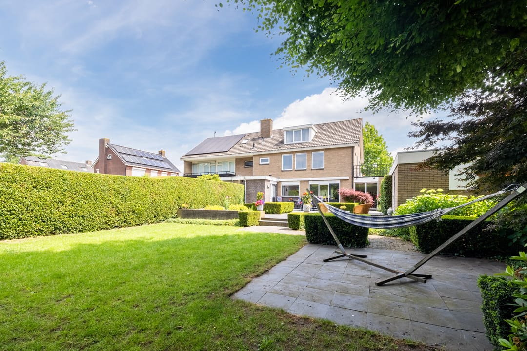 Foto 71 van van Limburg Stirumstraat 62