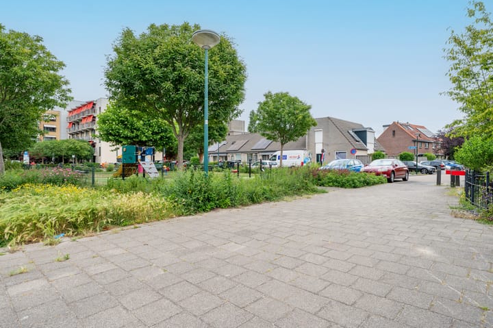 Foto 38 van Looijersdijk 51