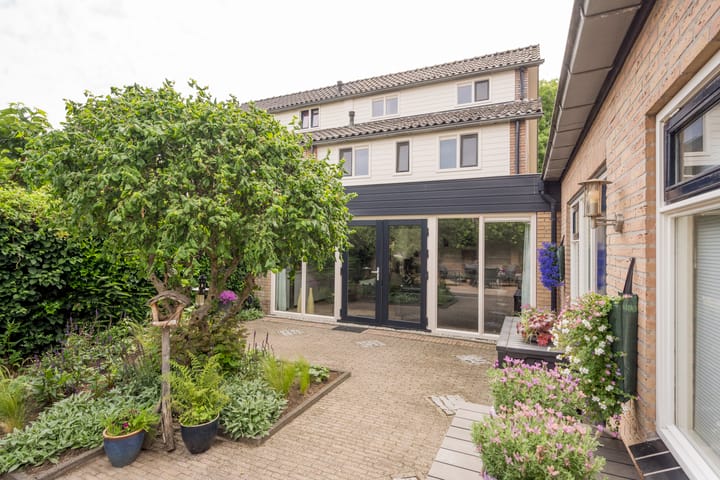 Foto 36 van Bernhardstraat 42