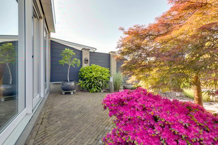 Photo 36 of Merelstraat 3