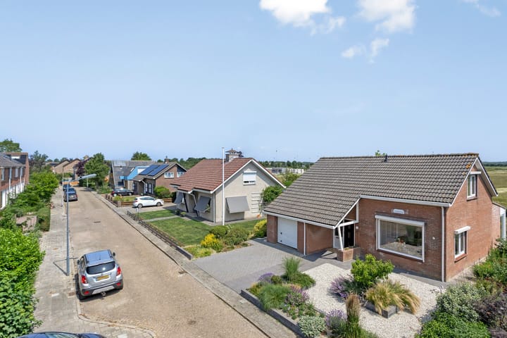 Photo 5 of Bisschopstraat 27