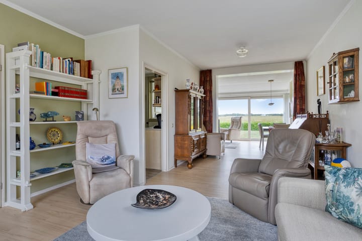 Photo 9 of Bisschopstraat 27