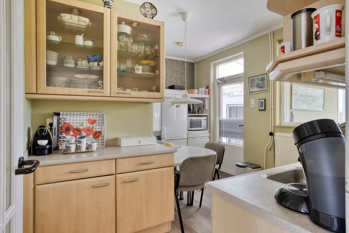 Photo 15 of Bisschopstraat 27