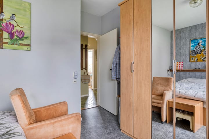 Photo 18 of Bisschopstraat 27