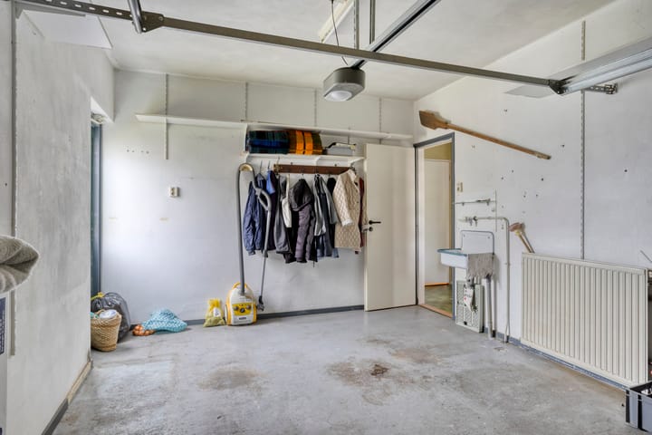 Photo 20 of Bisschopstraat 27