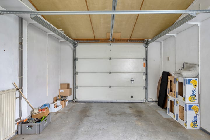 Photo 21 of Bisschopstraat 27