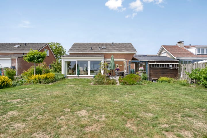 Photo 33 of Bisschopstraat 27