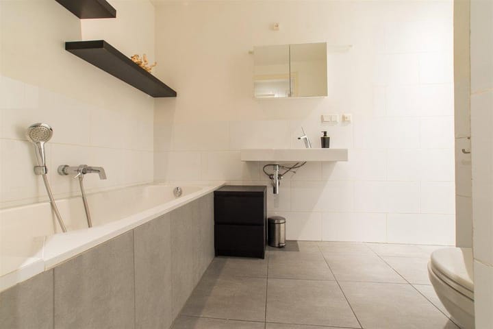 Photo 13 of Marnixstraat 196-1