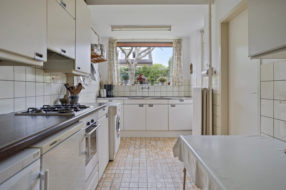 Foto 16 van Burgemeester Van Altenastraat 20