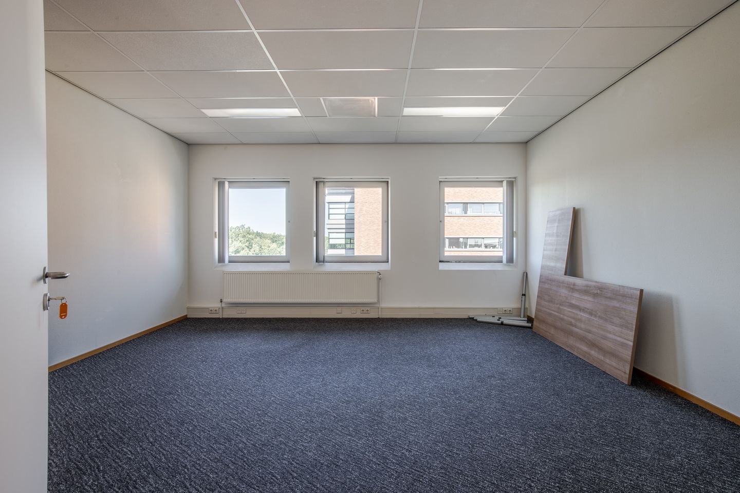 Bekijk foto 3 van Mr E.N. van Kleffensstraat 6