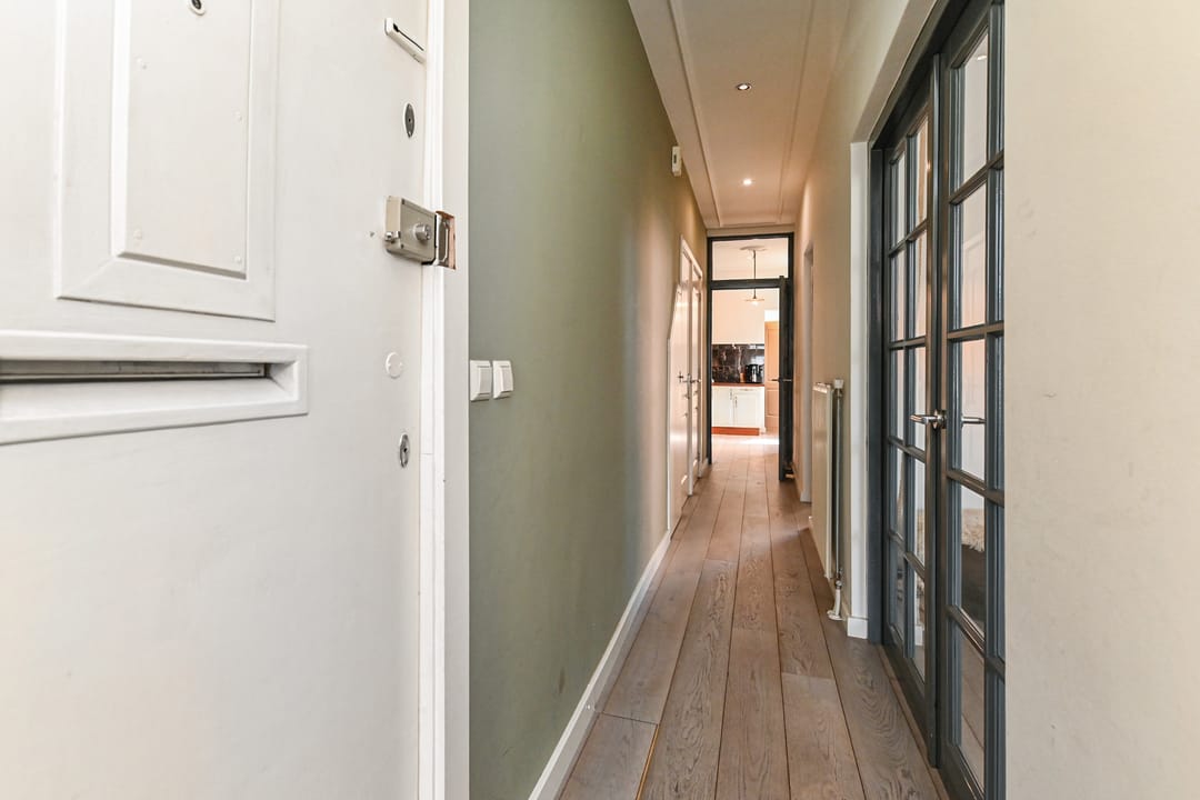 Photo 2 of De Constant Rebecquestraat 22