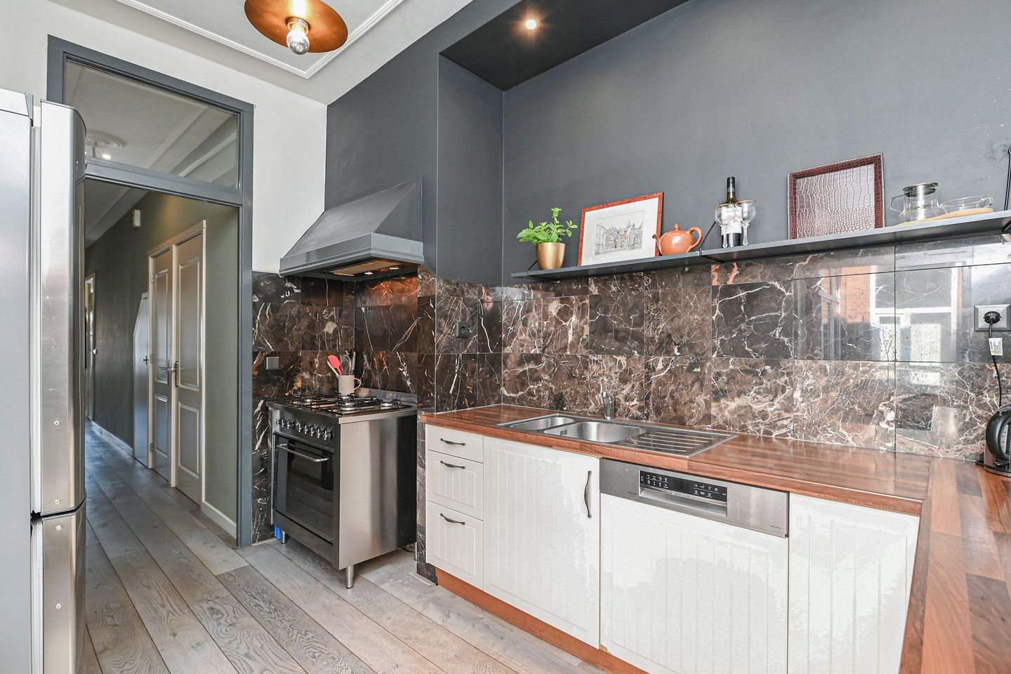 Photo 10 of De Constant Rebecquestraat 22