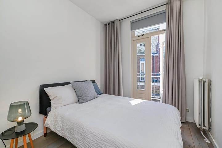 Foto 15 van De Constant Rebecquestraat 22