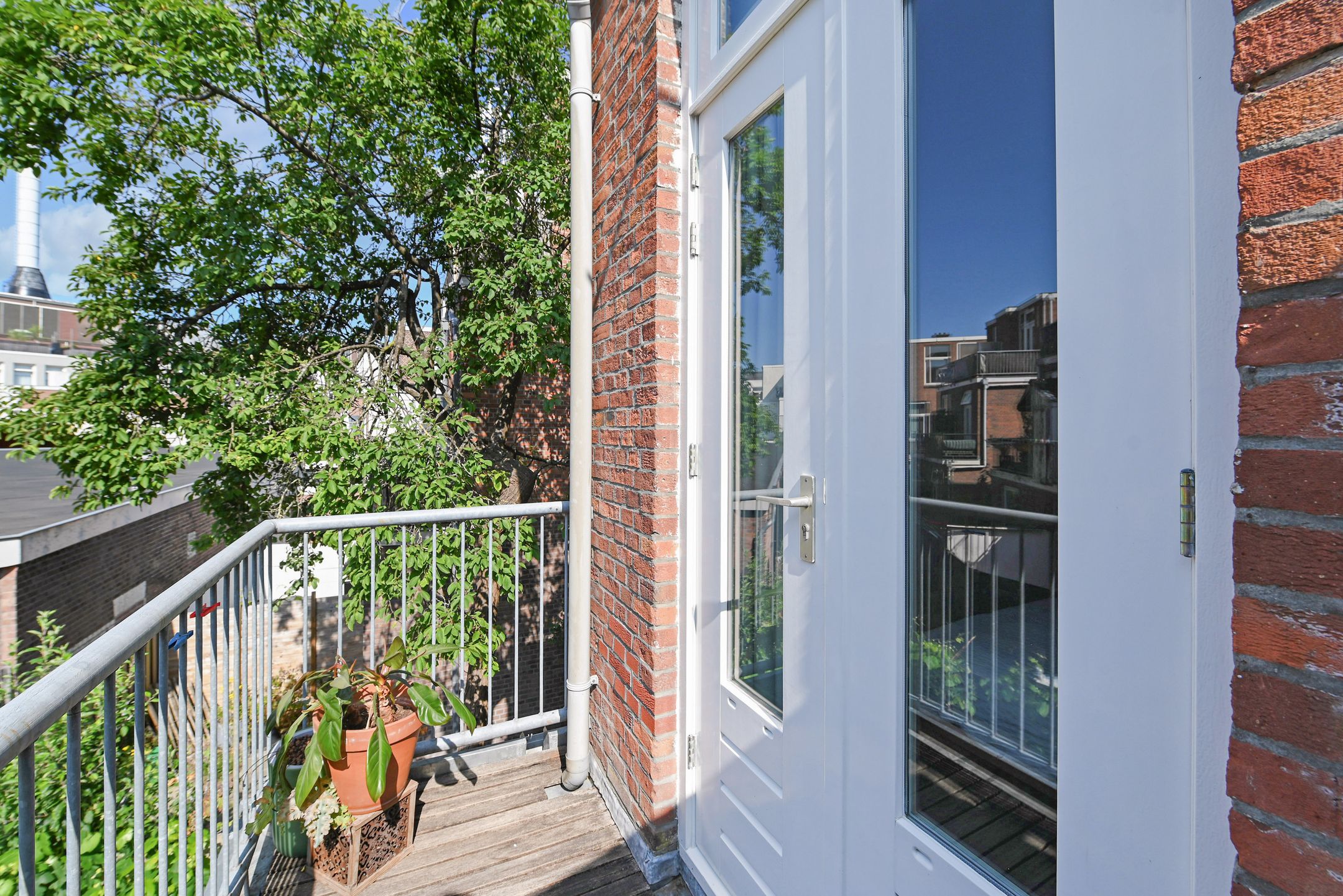 Photo 18 of De Constant Rebecquestraat 22