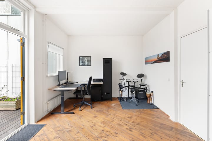 Photo 15 of Coosje Buskenstraat 157