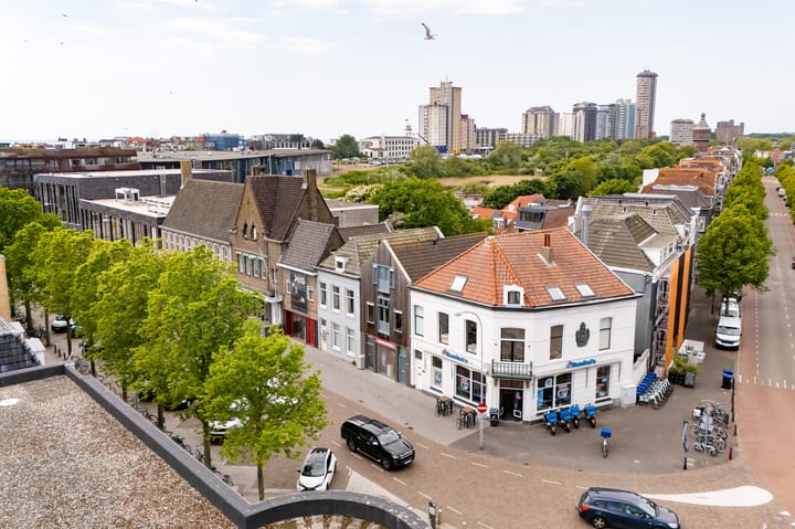 Photo 28 of Coosje Buskenstraat 157