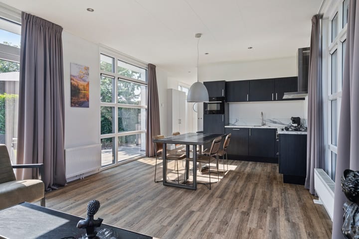 Photo 8 of Loverensestraat 11-RD27