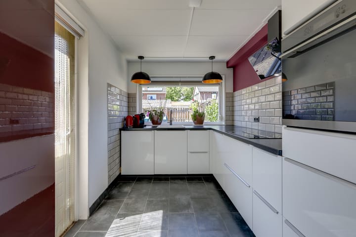 Photo 20 of Van Nispenstraat 36