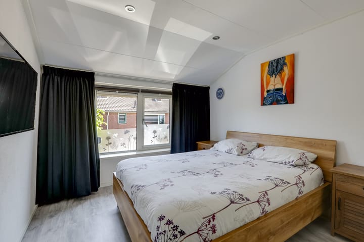 Photo 34 of Van Nispenstraat 36