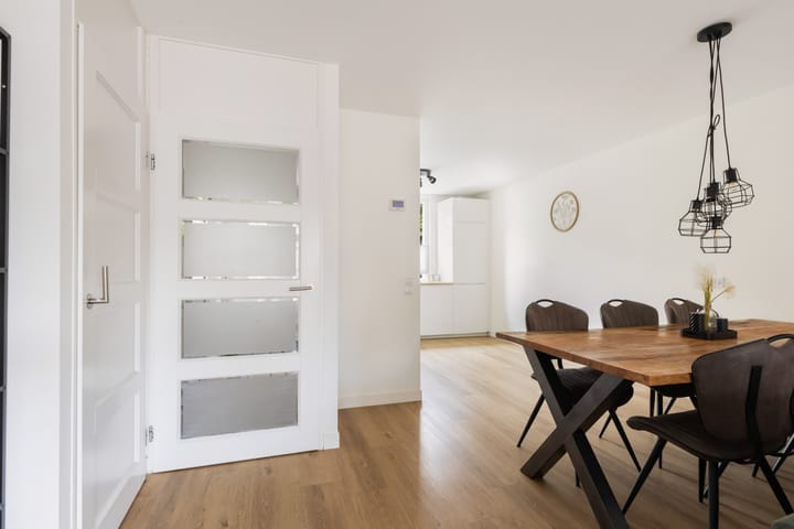 Foto 15 van Teenschillerlaan 4