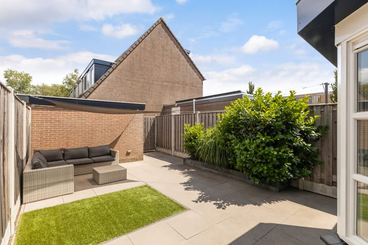 Foto 26 van Teenschillerlaan 4