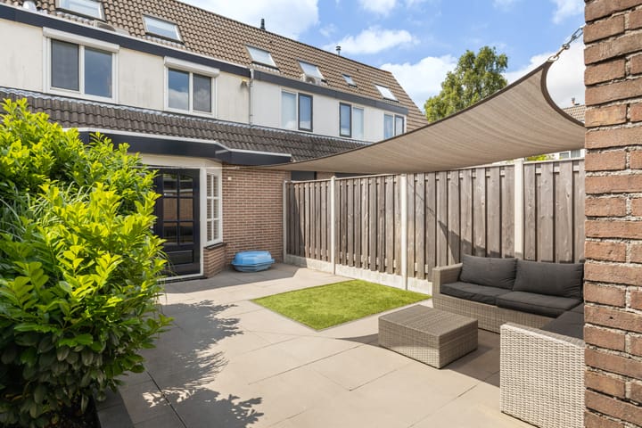 Foto 28 van Teenschillerlaan 4