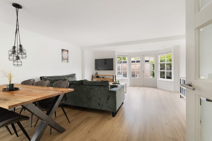 Foto 11 van Teenschillerlaan 4