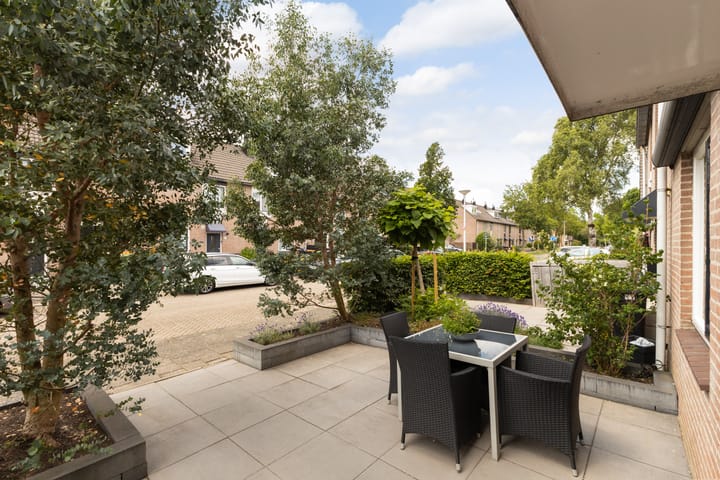 Foto 47 van Teenschillerlaan 4