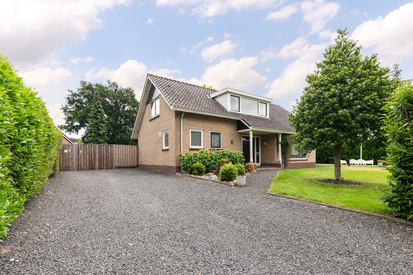 Photo 5 of Burgemeester Wilhelmweg 9