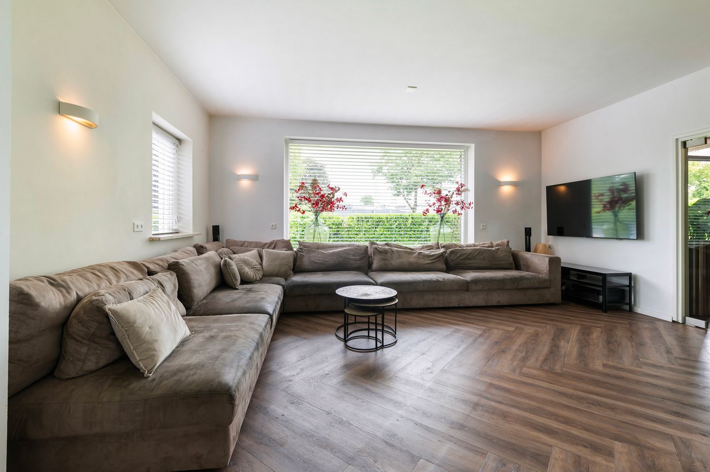 Photo 19 of Burgemeester Wilhelmweg 9