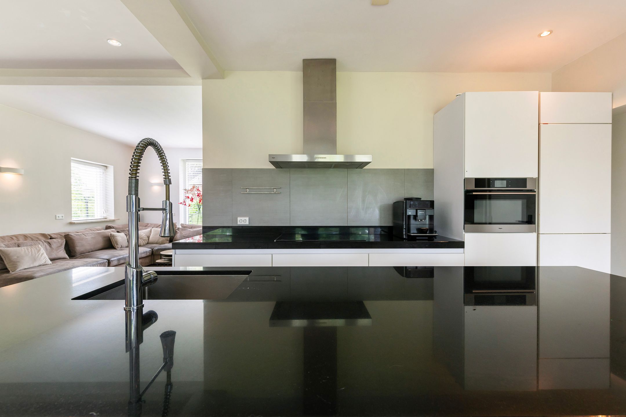 Photo 24 of Burgemeester Wilhelmweg 9