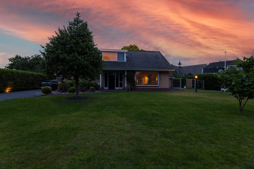 Photo 53 of Burgemeester Wilhelmweg 9