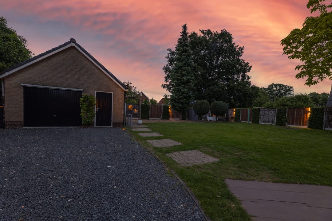 Photo 62 of Burgemeester Wilhelmweg 9