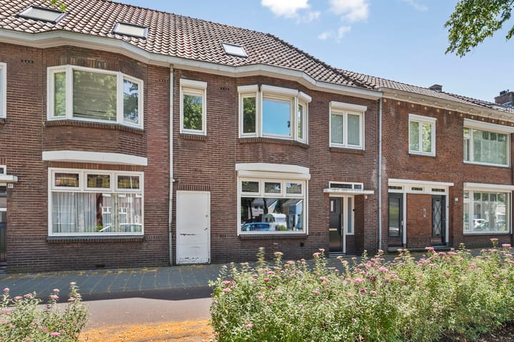 Photo 39 of Zeelsterstraat 83