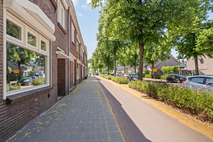 Photo 40 of Zeelsterstraat 83