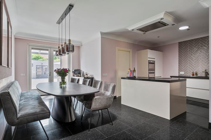 Photo 3 of Zeelsterstraat 83