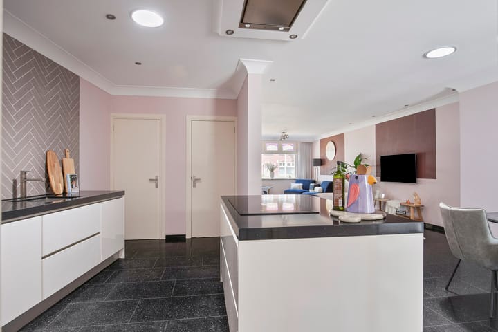 Photo 15 of Zeelsterstraat 83