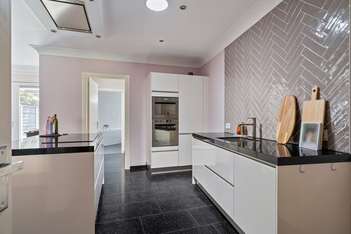 Photo 16 of Zeelsterstraat 83