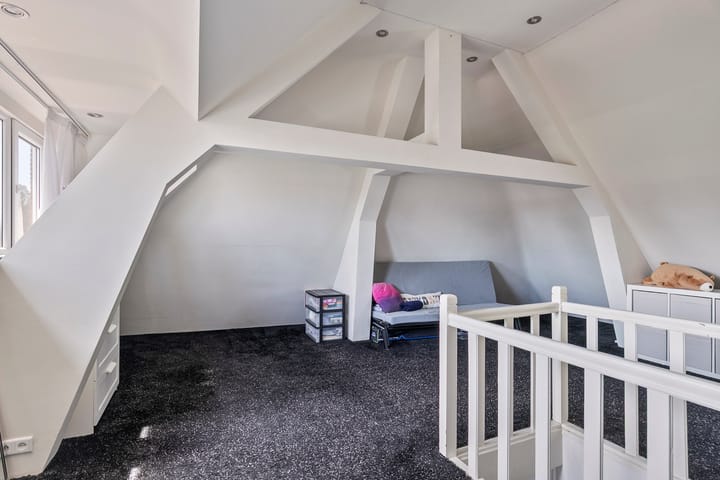 Photo 26 of Zeelsterstraat 83