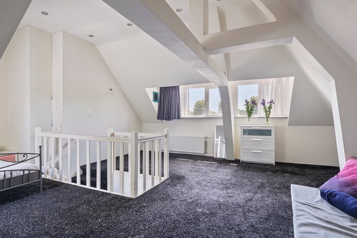 Photo 29 of Zeelsterstraat 83